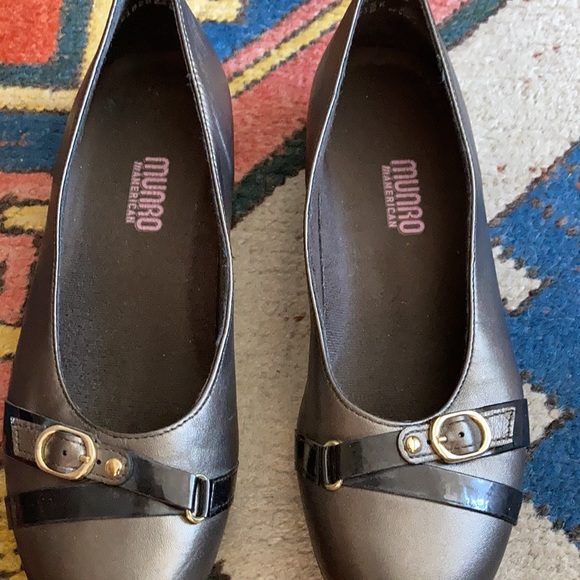 Women’s Flats - Picture 3 of 7